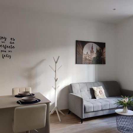 Estudio Moderno Con Opcion De Garaje Apartman Sevilla Kültér fotó