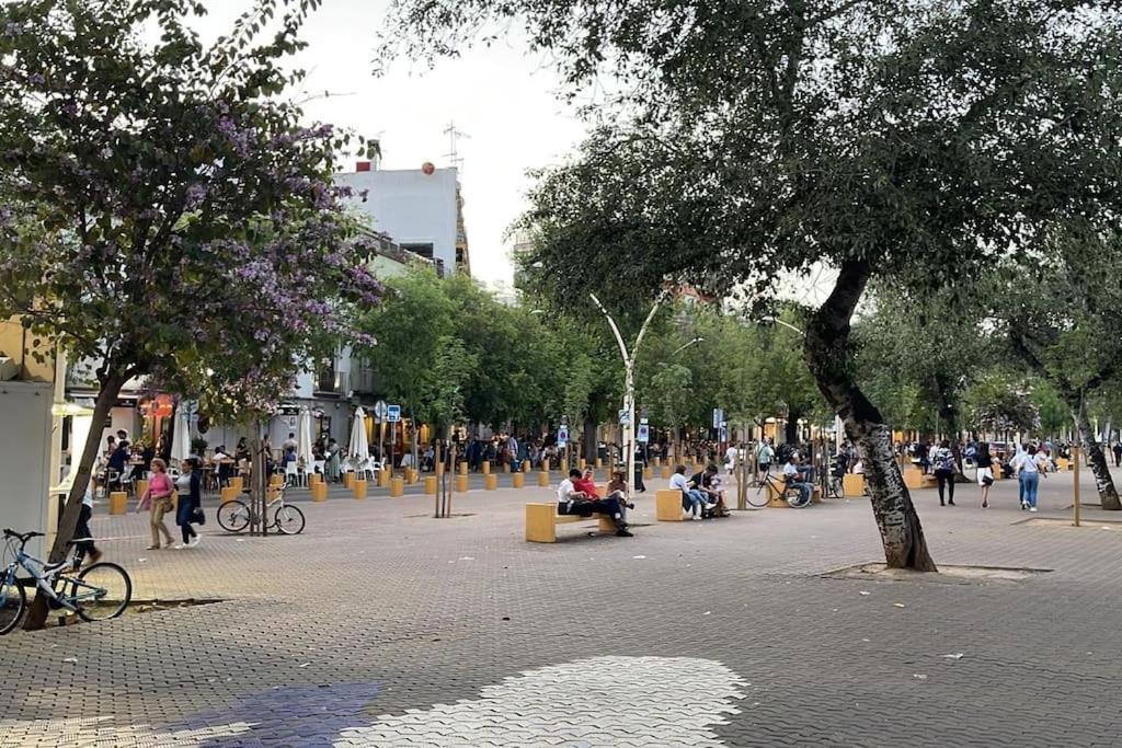 Estudio Moderno Con Opcion De Garaje Apartman Sevilla Kültér fotó