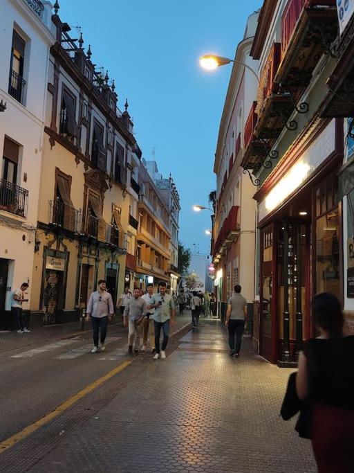 Estudio Moderno Con Opcion De Garaje Apartman Sevilla Kültér fotó
